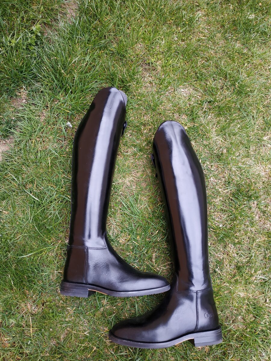 Nové drezurní vysoké jezdecké boty Cassini