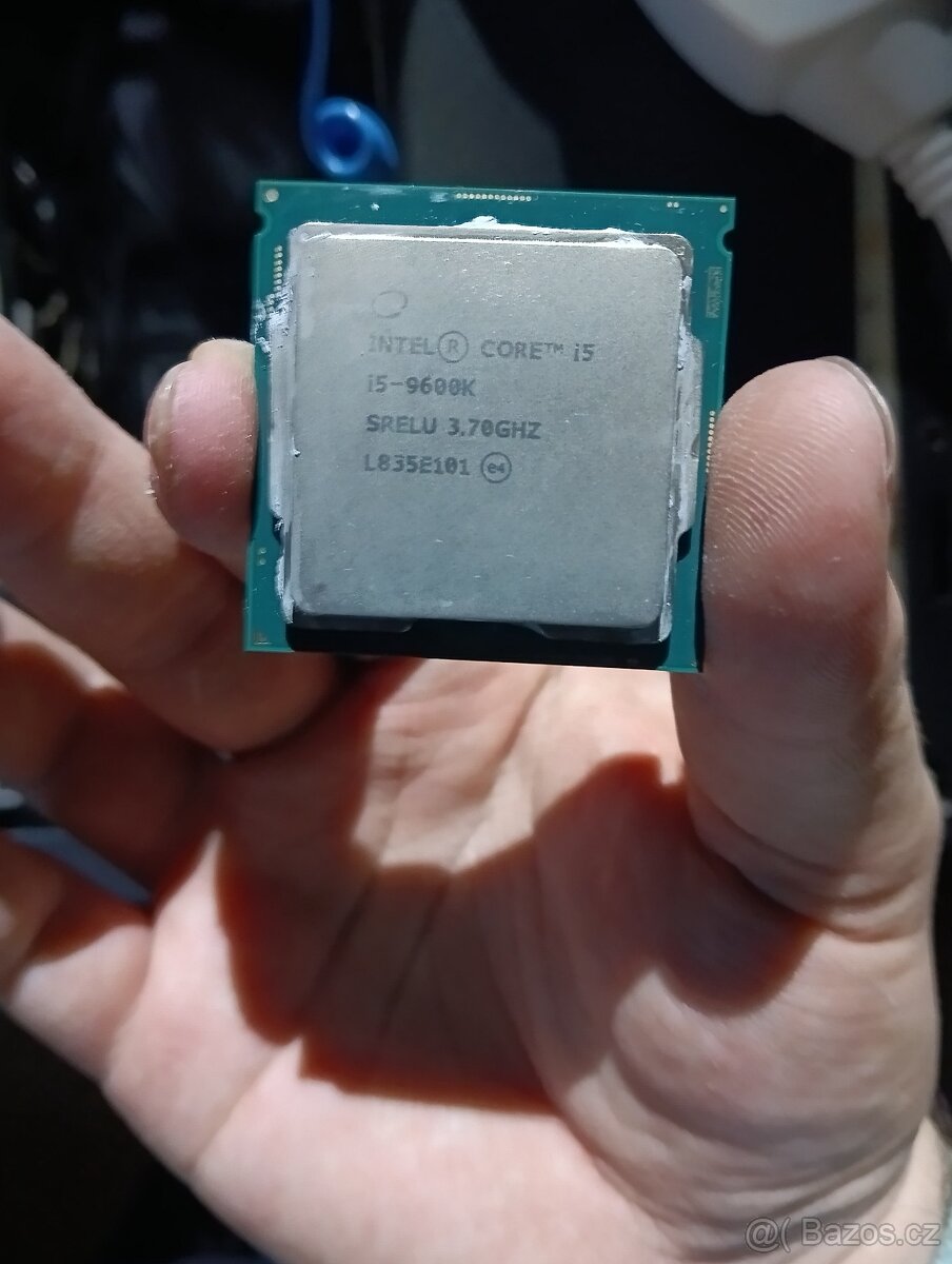 Intel i5 9600K