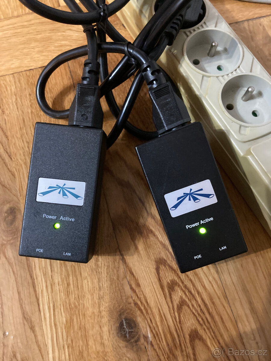 PoE injektor Ubiquiti UBI-POE-15-8