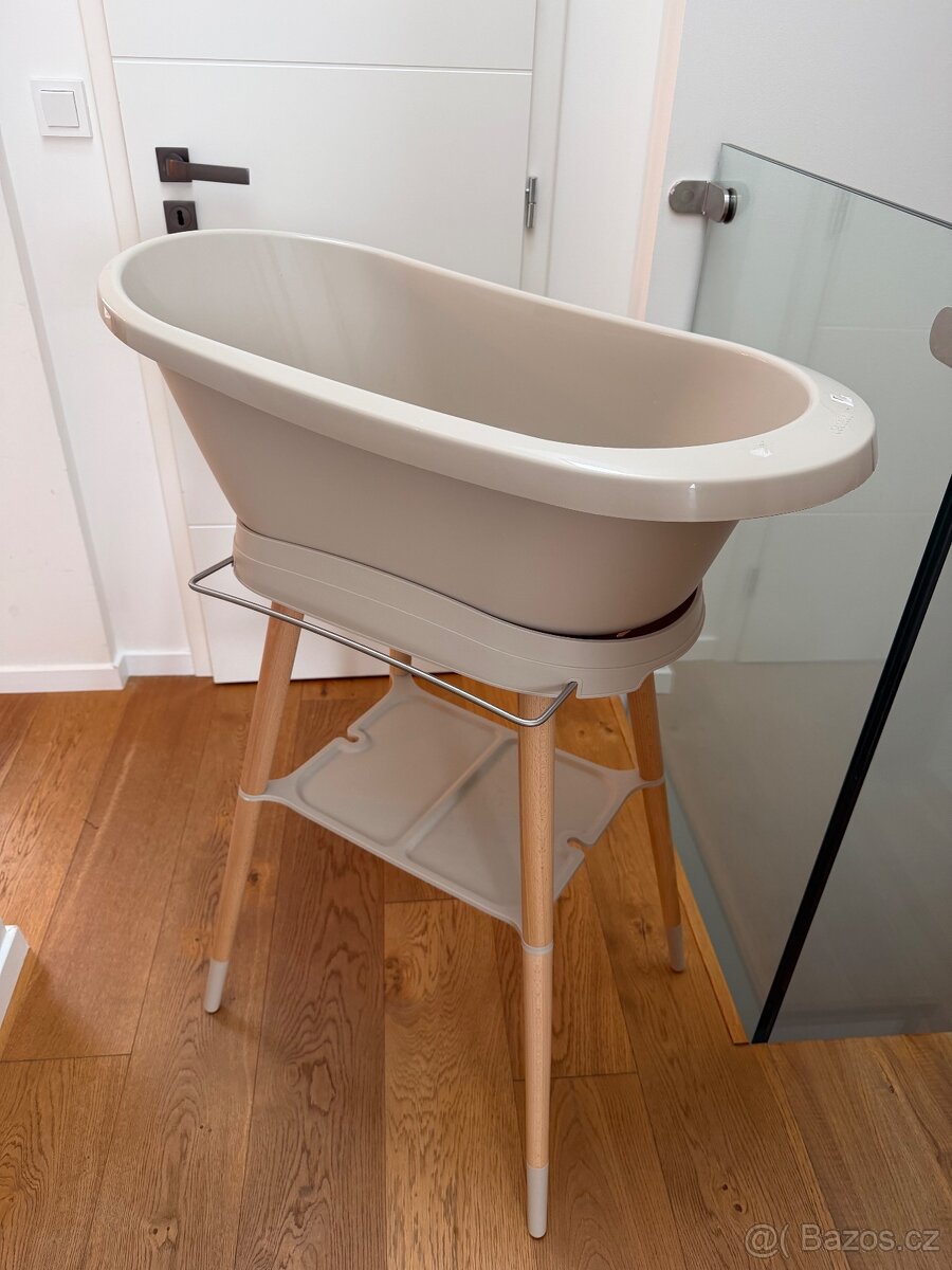 Sada vaničky a stojanu