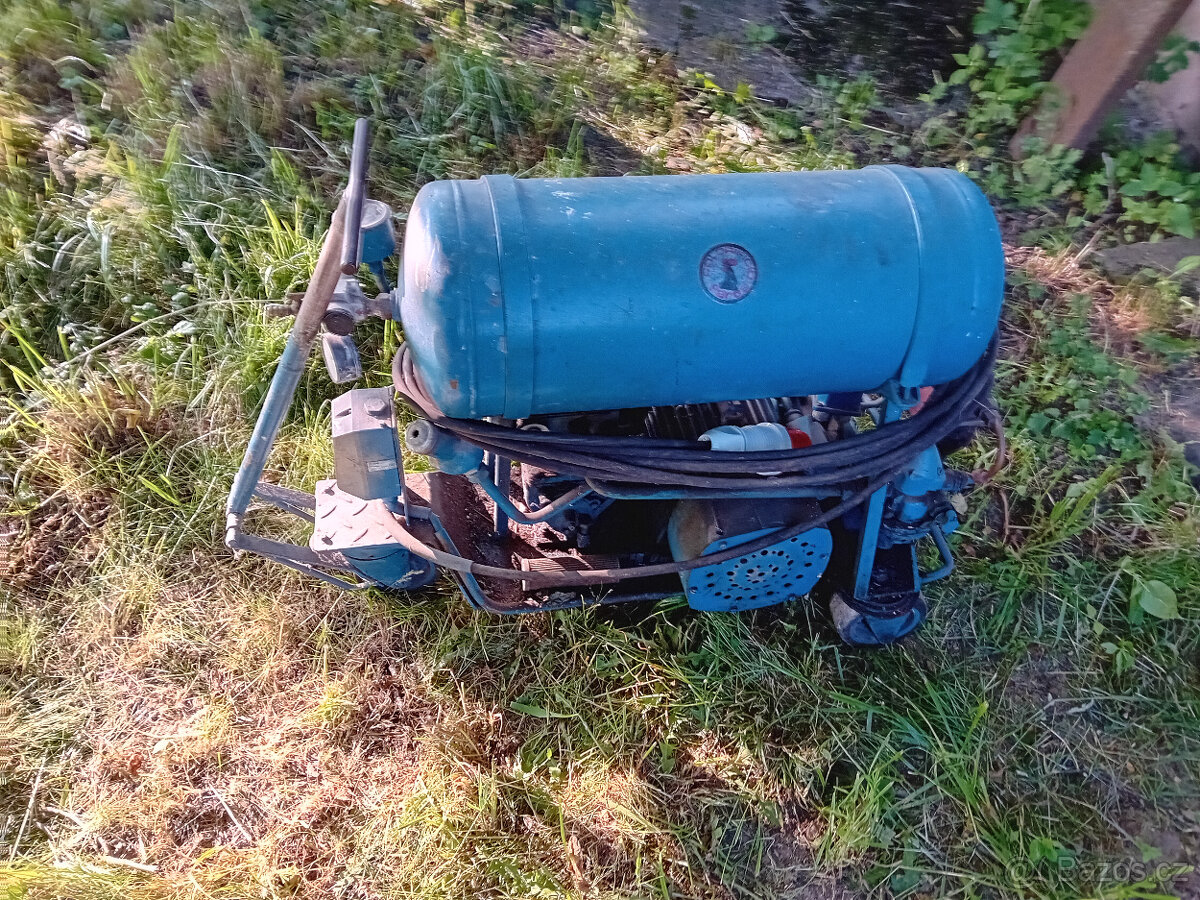 Prodám 3f dvouválcový kompresor