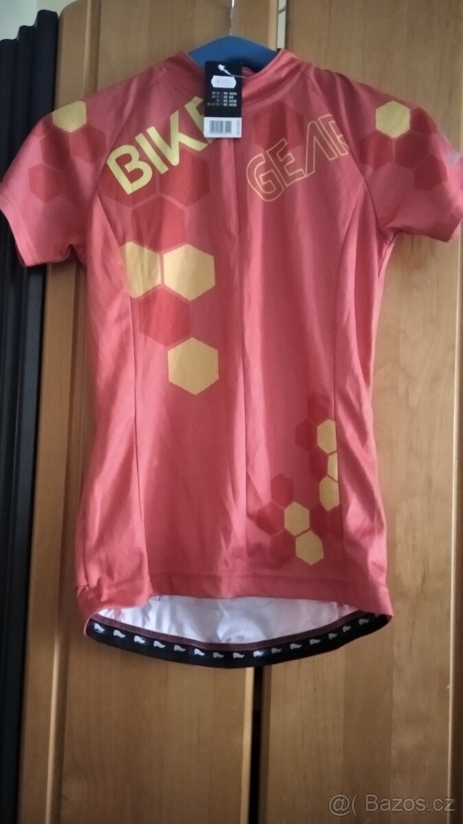 NOVÁ SPORTOVNÍ TRIKA PRO DOSPĚLÉ I ZA POLOVINU.XS32/34/M/L