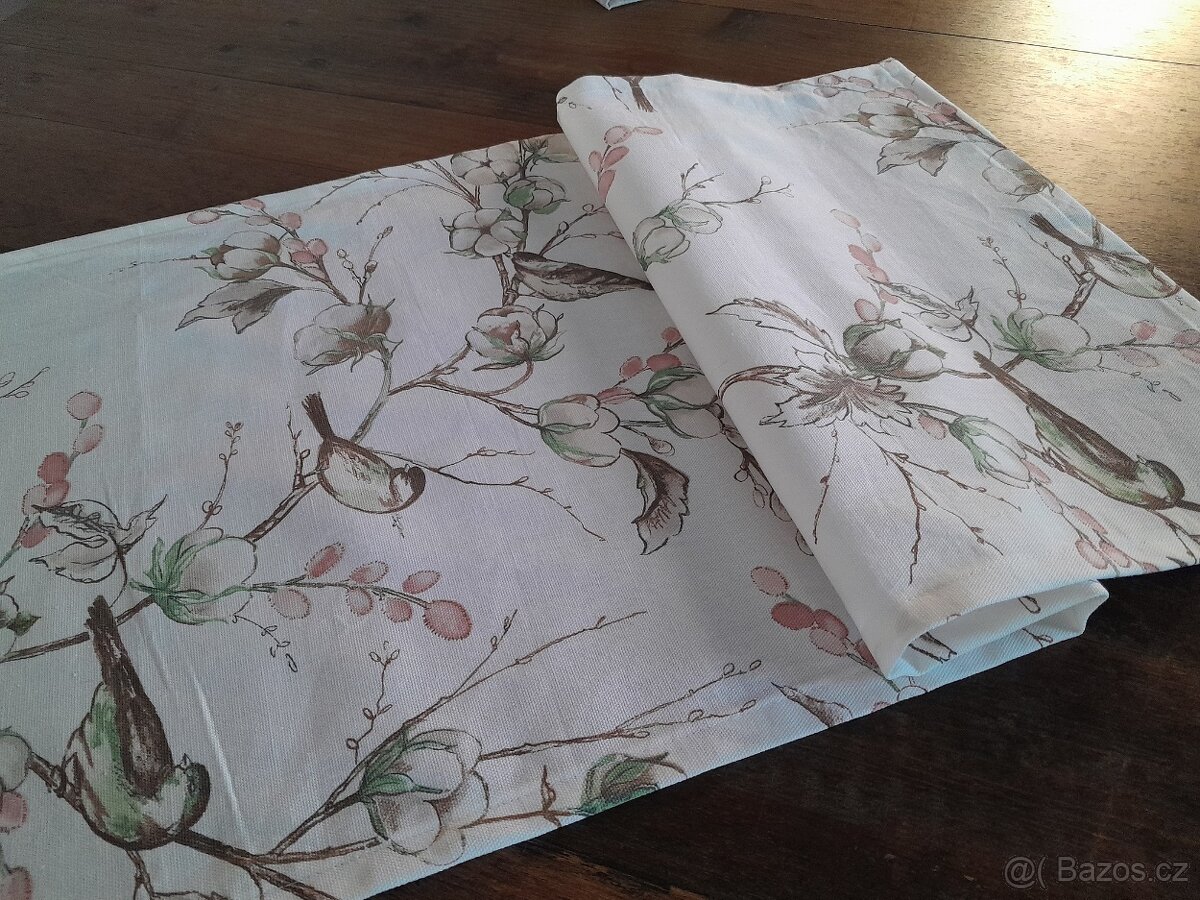 Ubrus......ptáci s bavlníkem