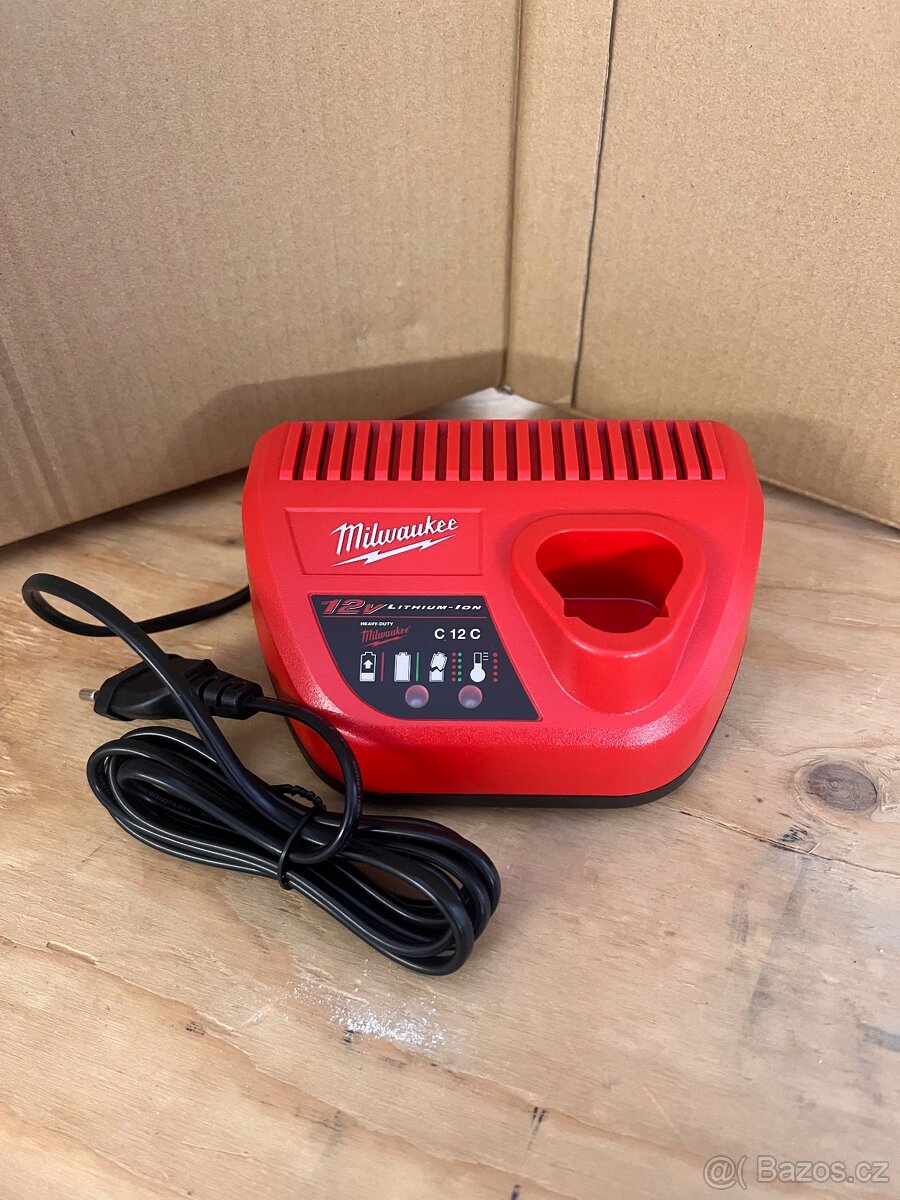 Milwaukee C12C – nabíječka - 12V