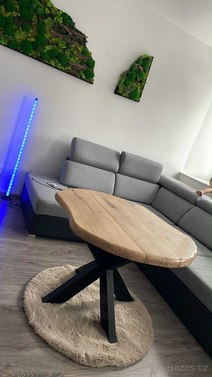 Dubový konferenční stůl