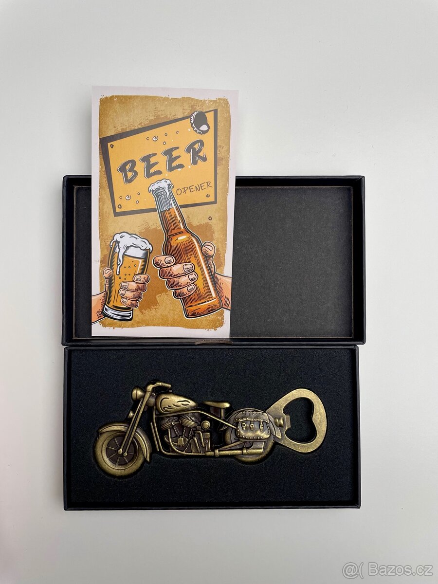Kovový otvírák ve tvaru motorky