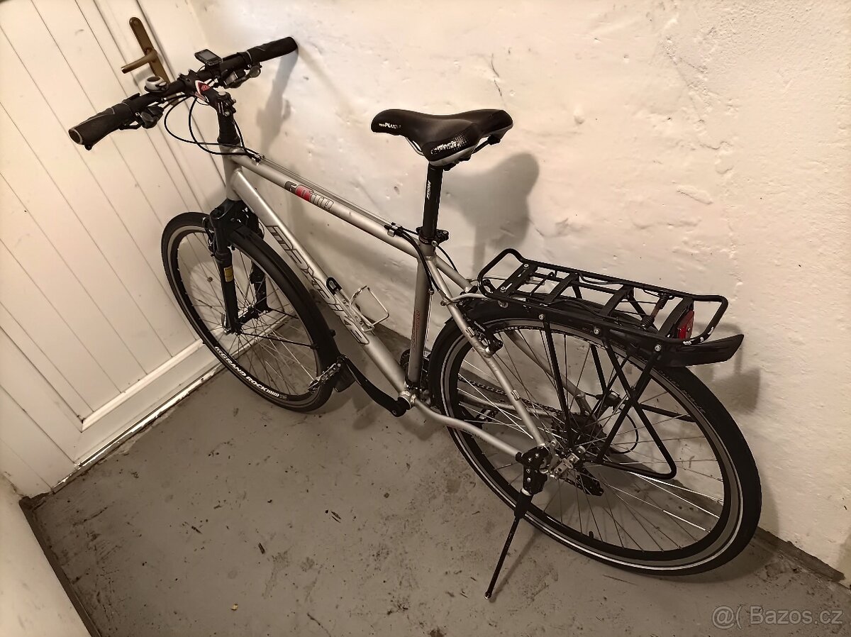 trekové kolo MAXBIKE