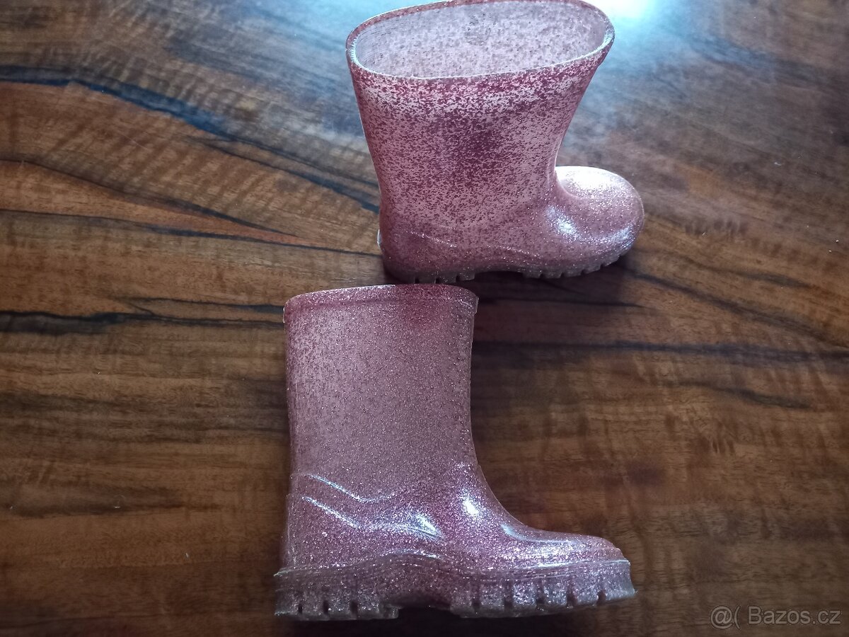 Next Holinky vel. 23