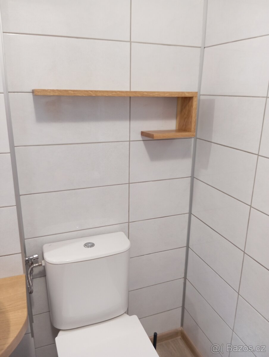 Dubová police masiv 20mm