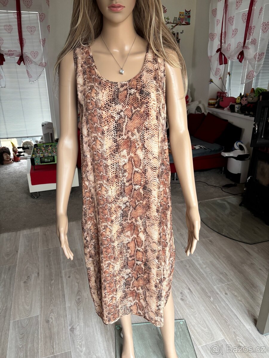 Nové šaty Vabacci M/38