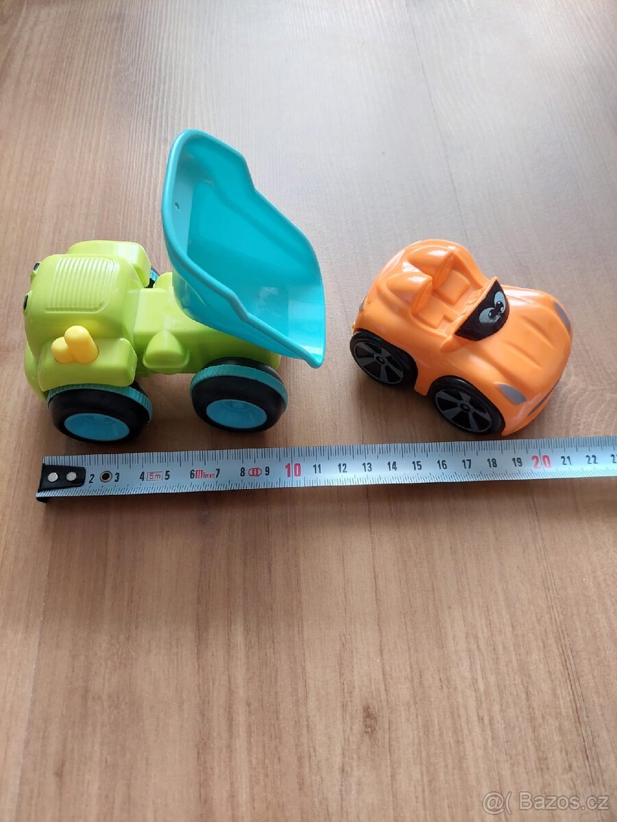 Detska auticka na setrvacnik za vse cena