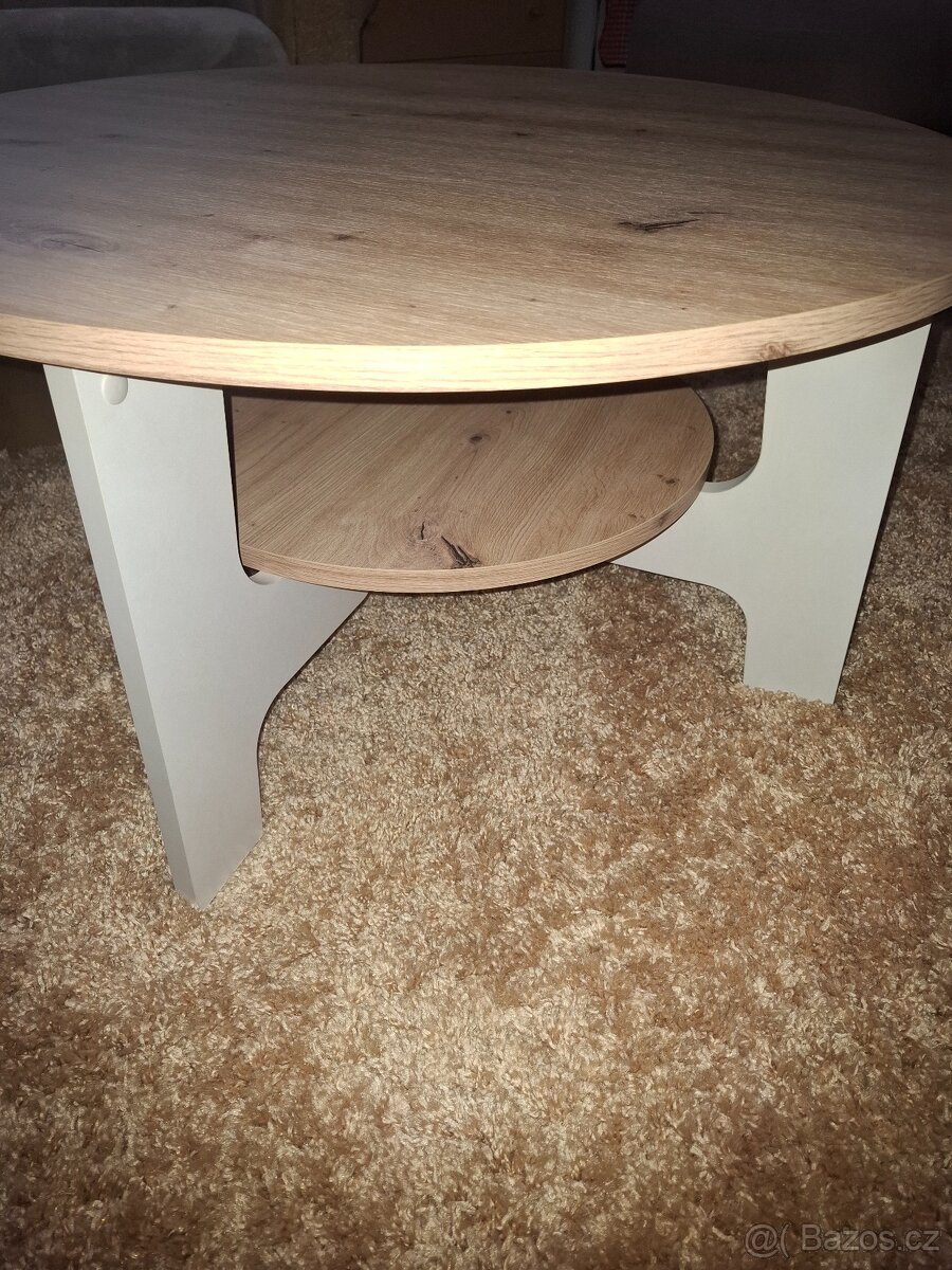 Nový konferenční stolek