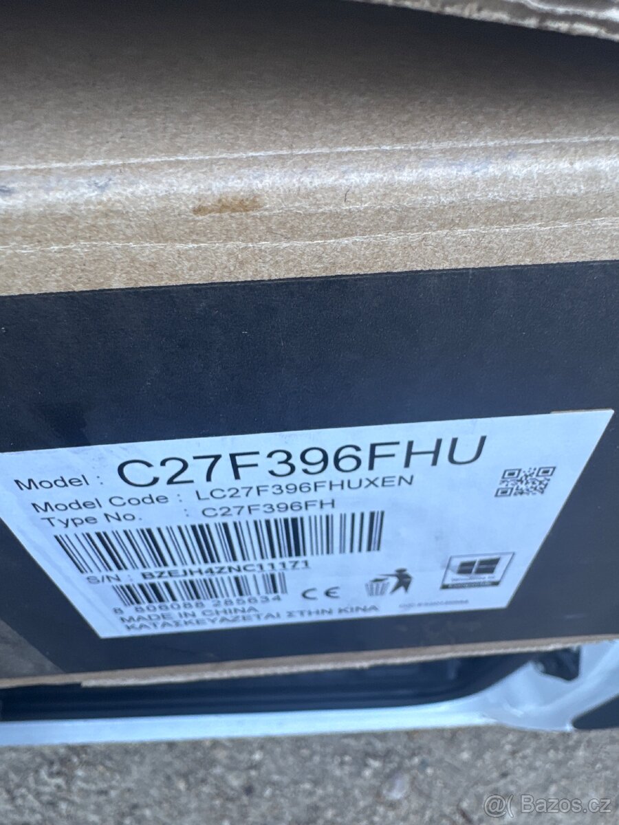 Samsung Monitor 27” zahnutý