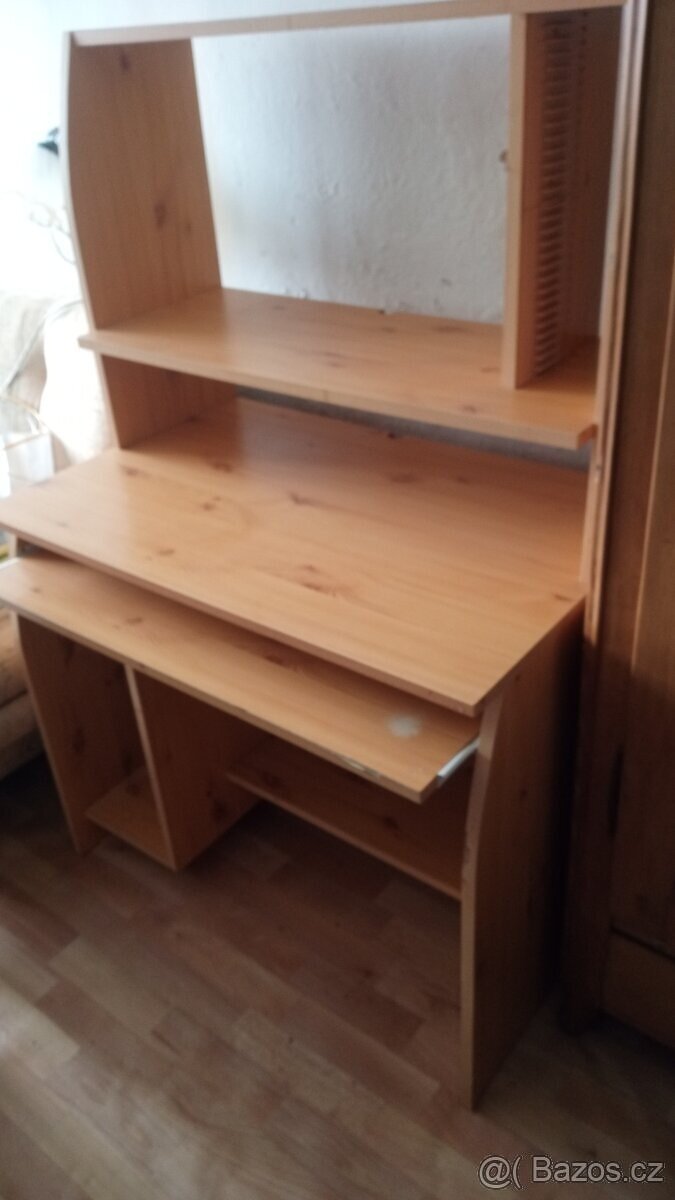 Počítačový stůl