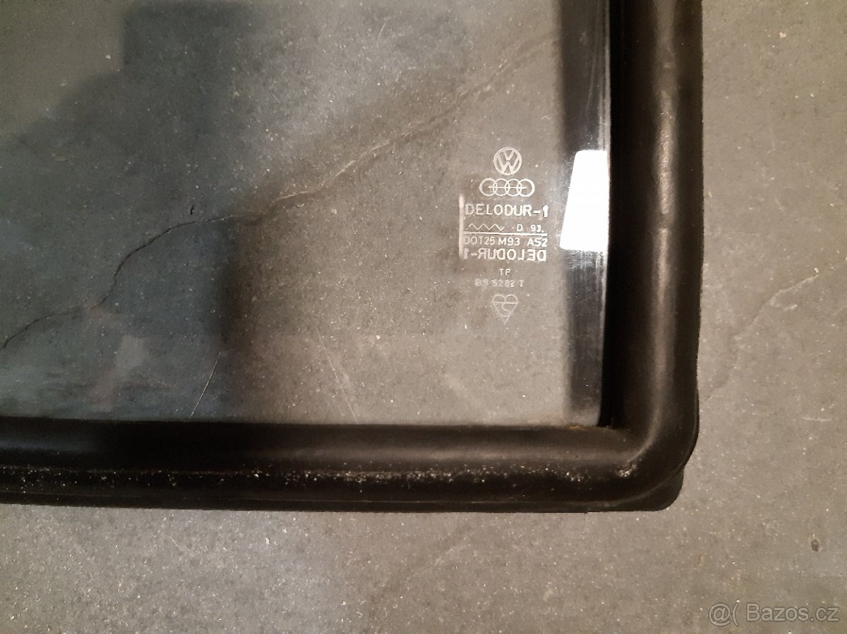 Boční pravé zadní sklo VW Scirocco 1