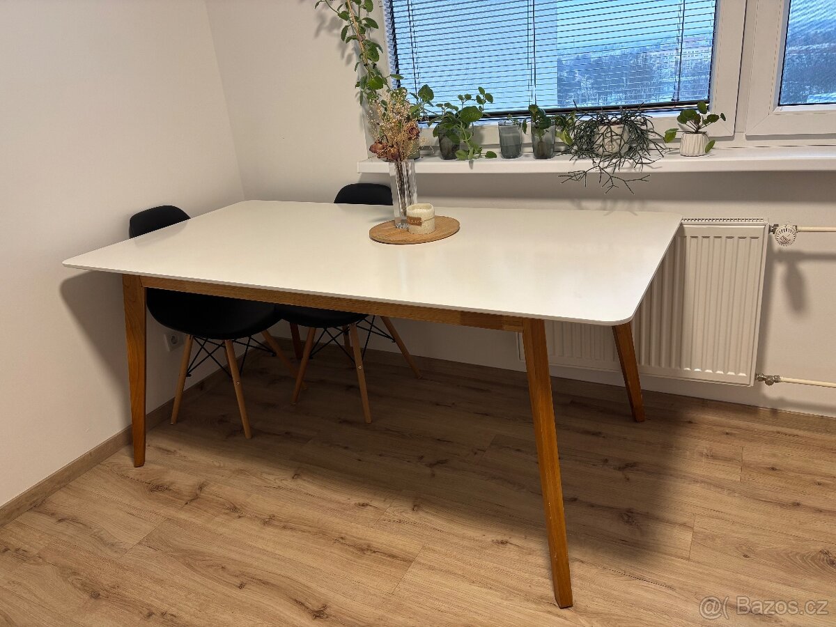 Velký jídelní stůl 180x90 cm
