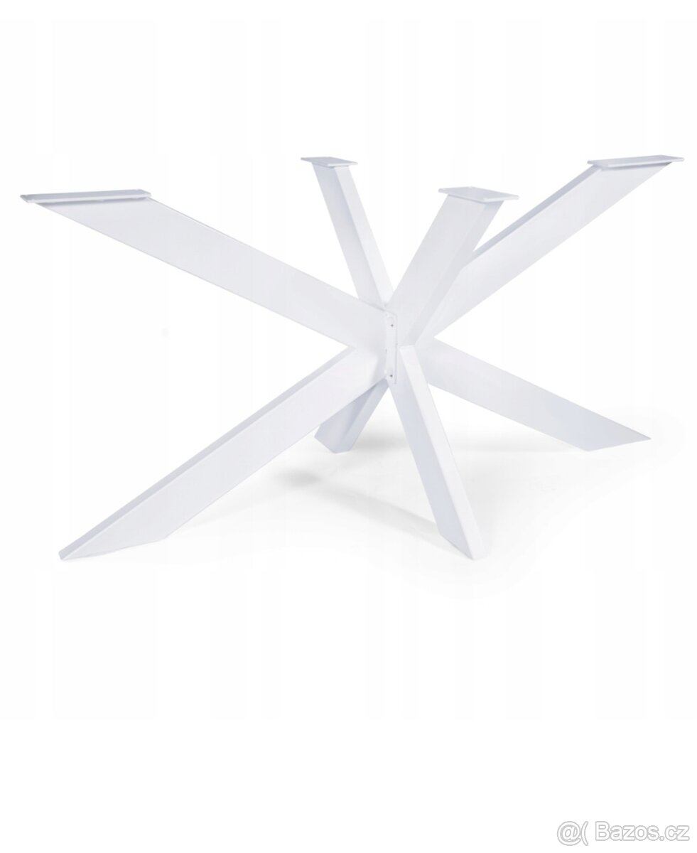 Kovová bílá noha uprostřed stolu