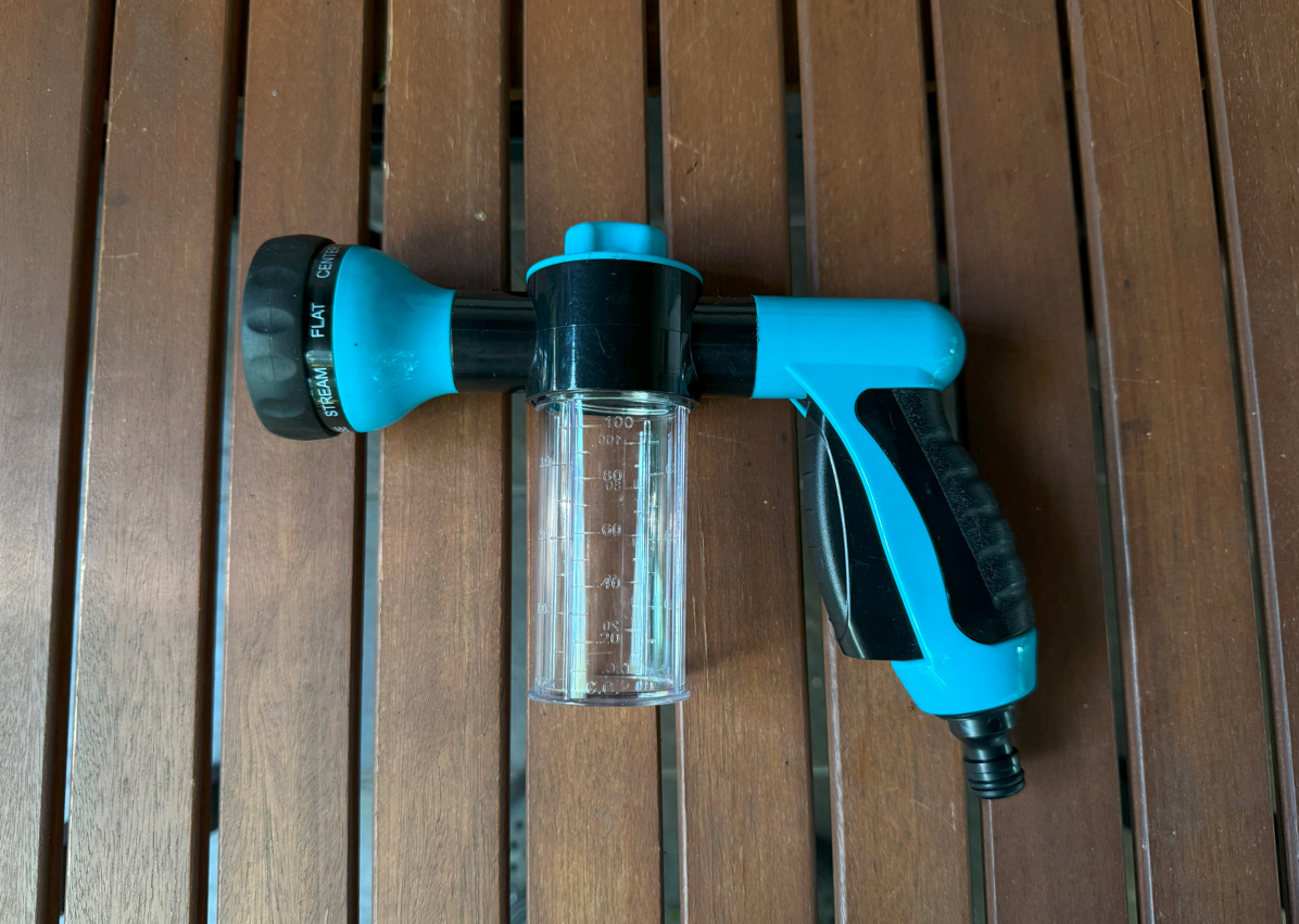 Prodám nové sprchovací pistole s dávkovačem šamponu