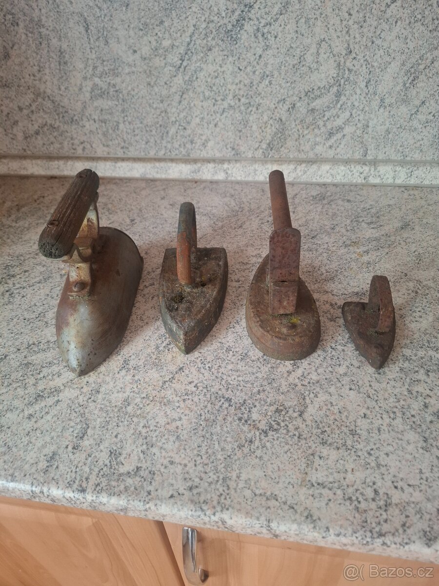 Starožitné žehličky