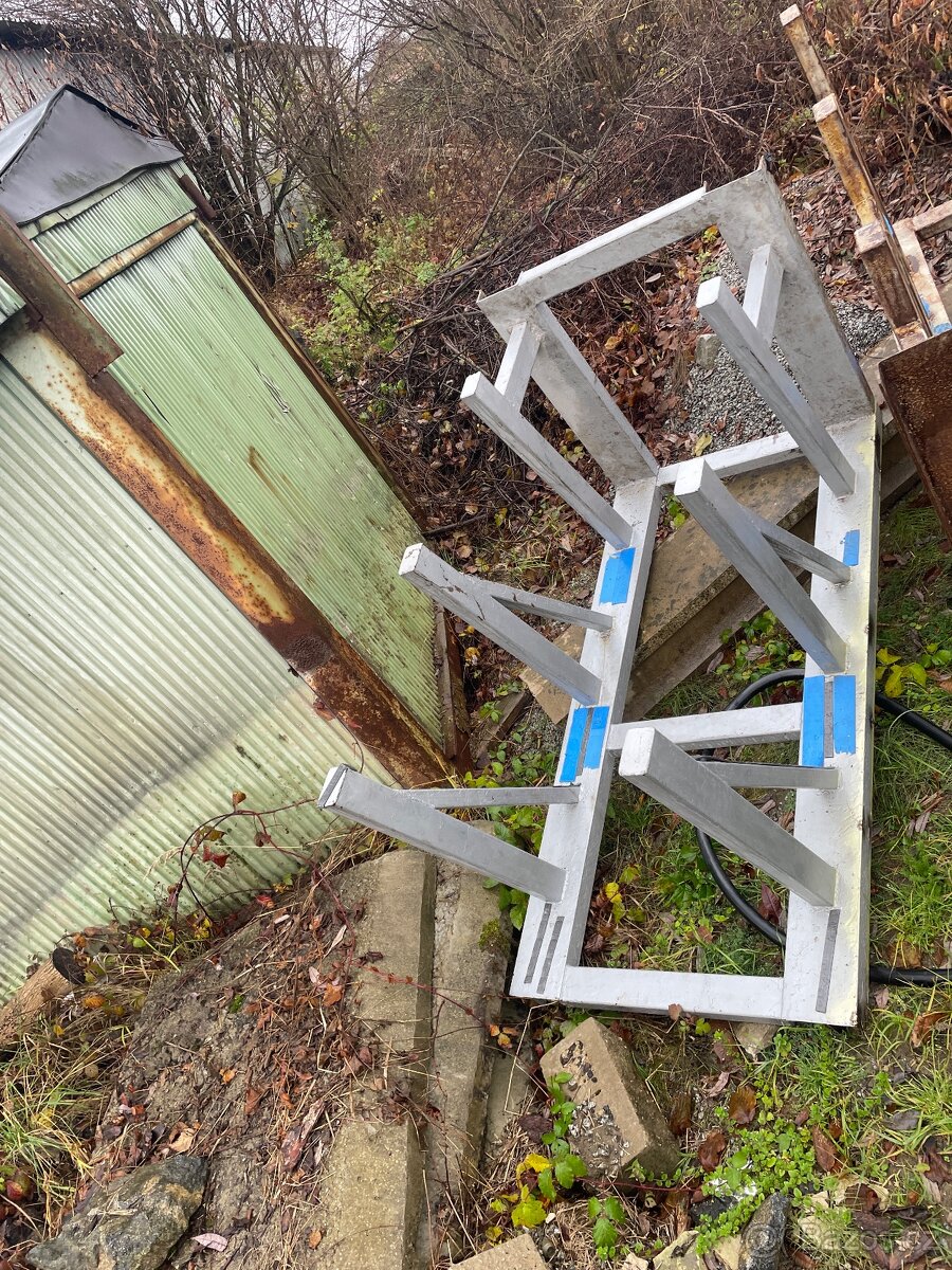 Regál na tyčový materiál