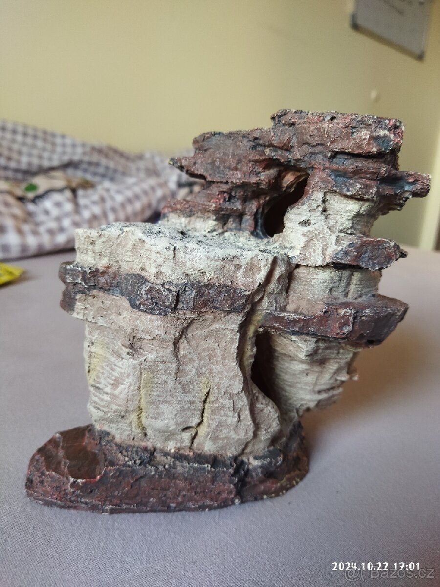 Umělá jeskyňka pro ryby