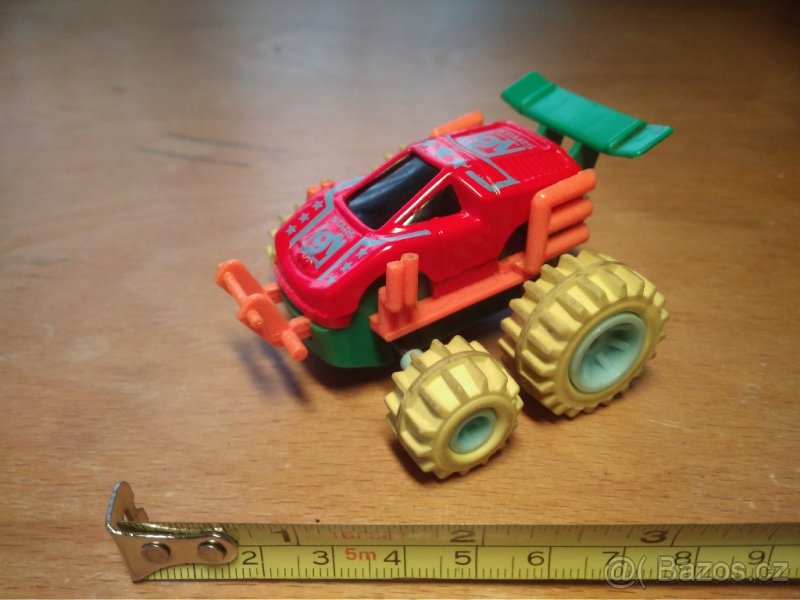 retro hračka na setrvačník, angličák a jiné