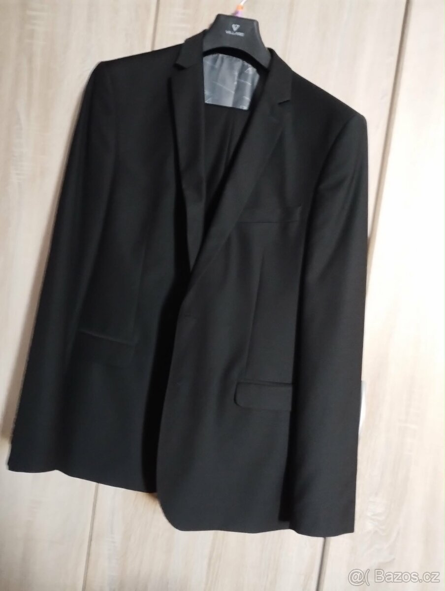 Pánský černý oblek – velikost 56/188