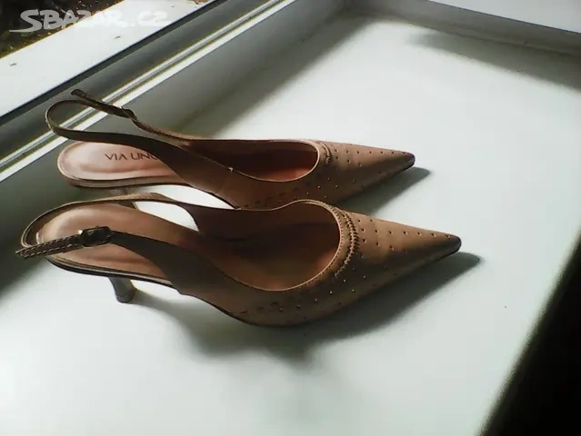 Nové nenošené letní sandálky, barva camel, v.40,