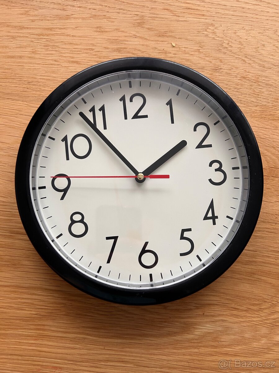 Nástěnné hodiny Tesco – pěkný stav