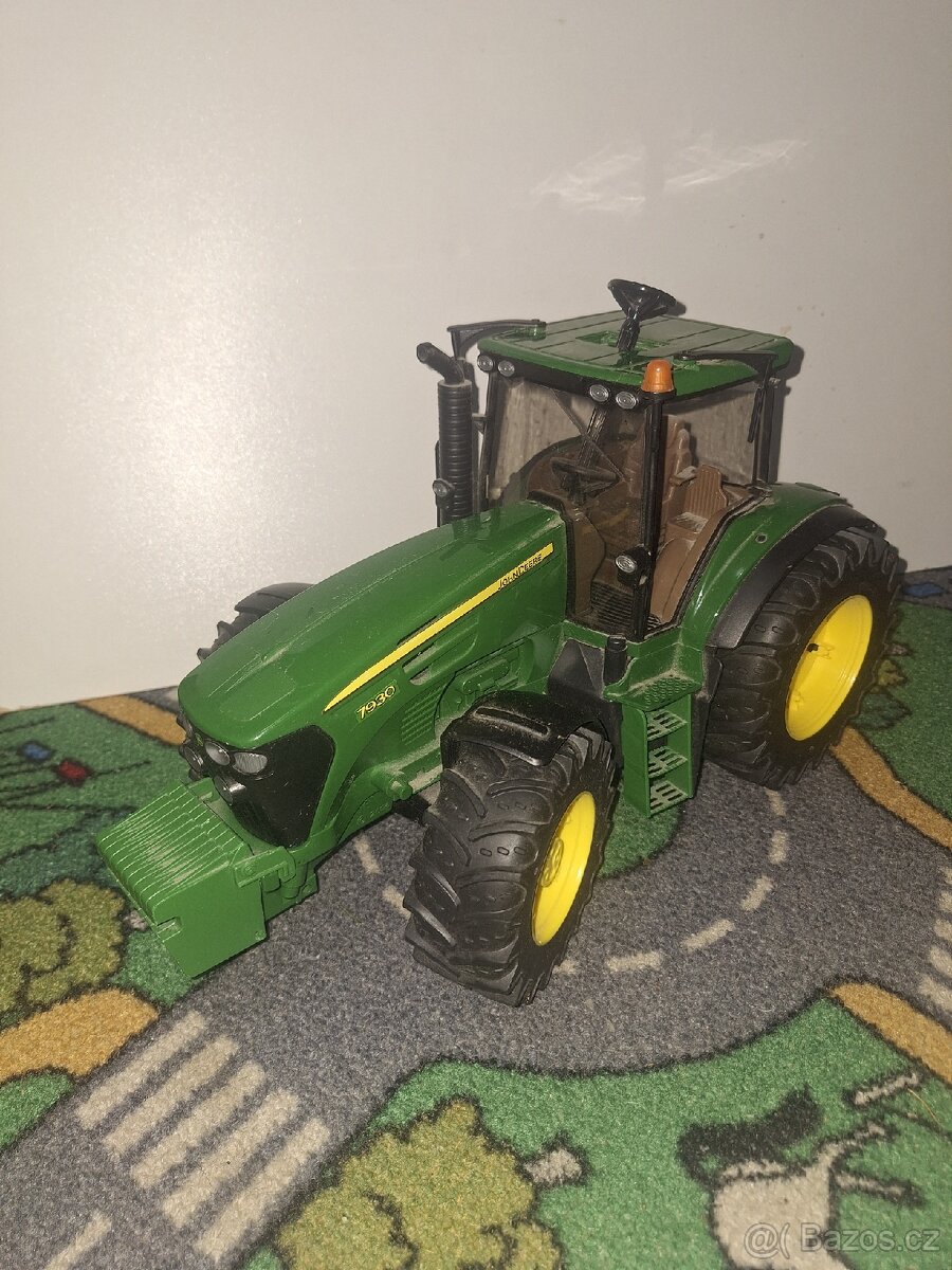 Traktor John Deere 7930 hračka