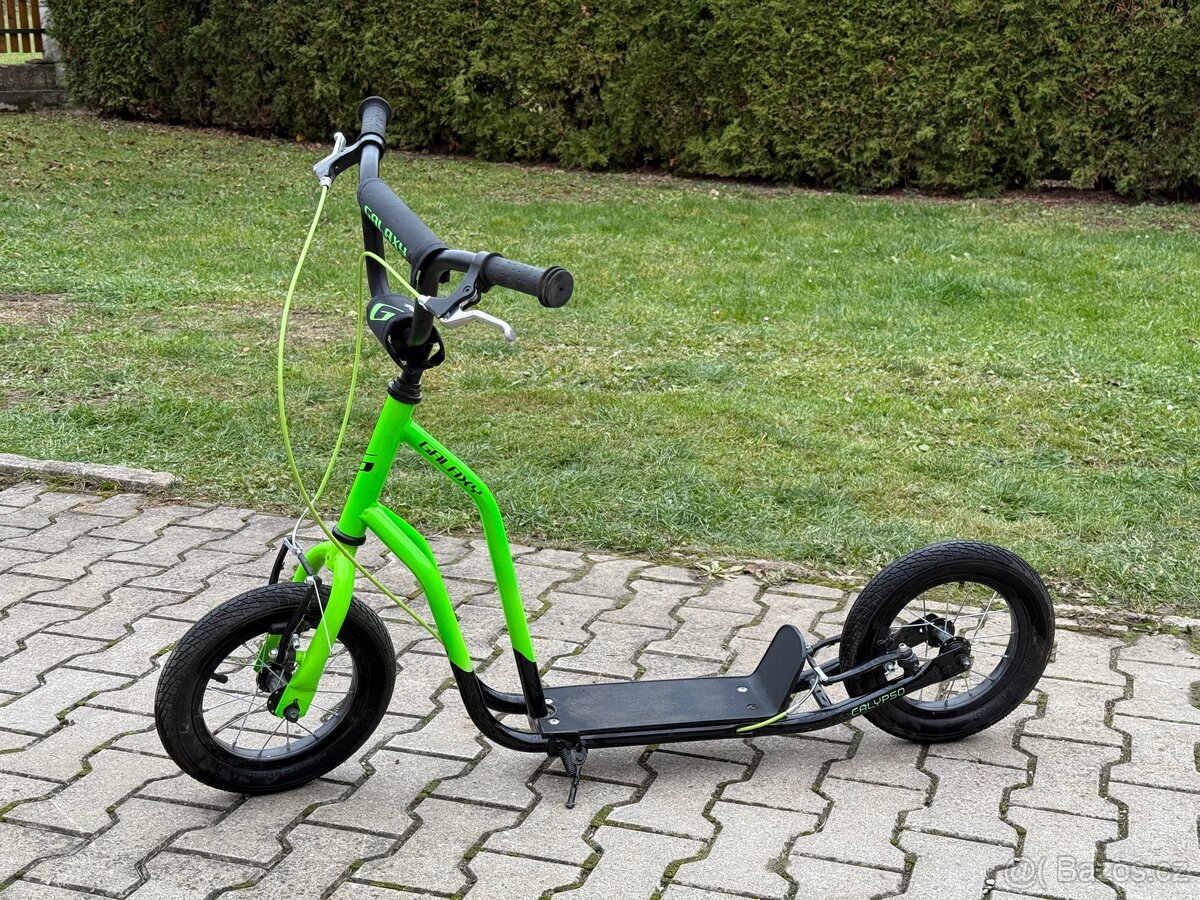 Koloběžka zelená GALAXY CALYPSO ZELENO/ČERNÁ 12"