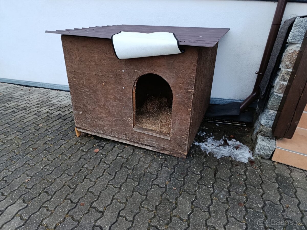 Zateplená psí bouda