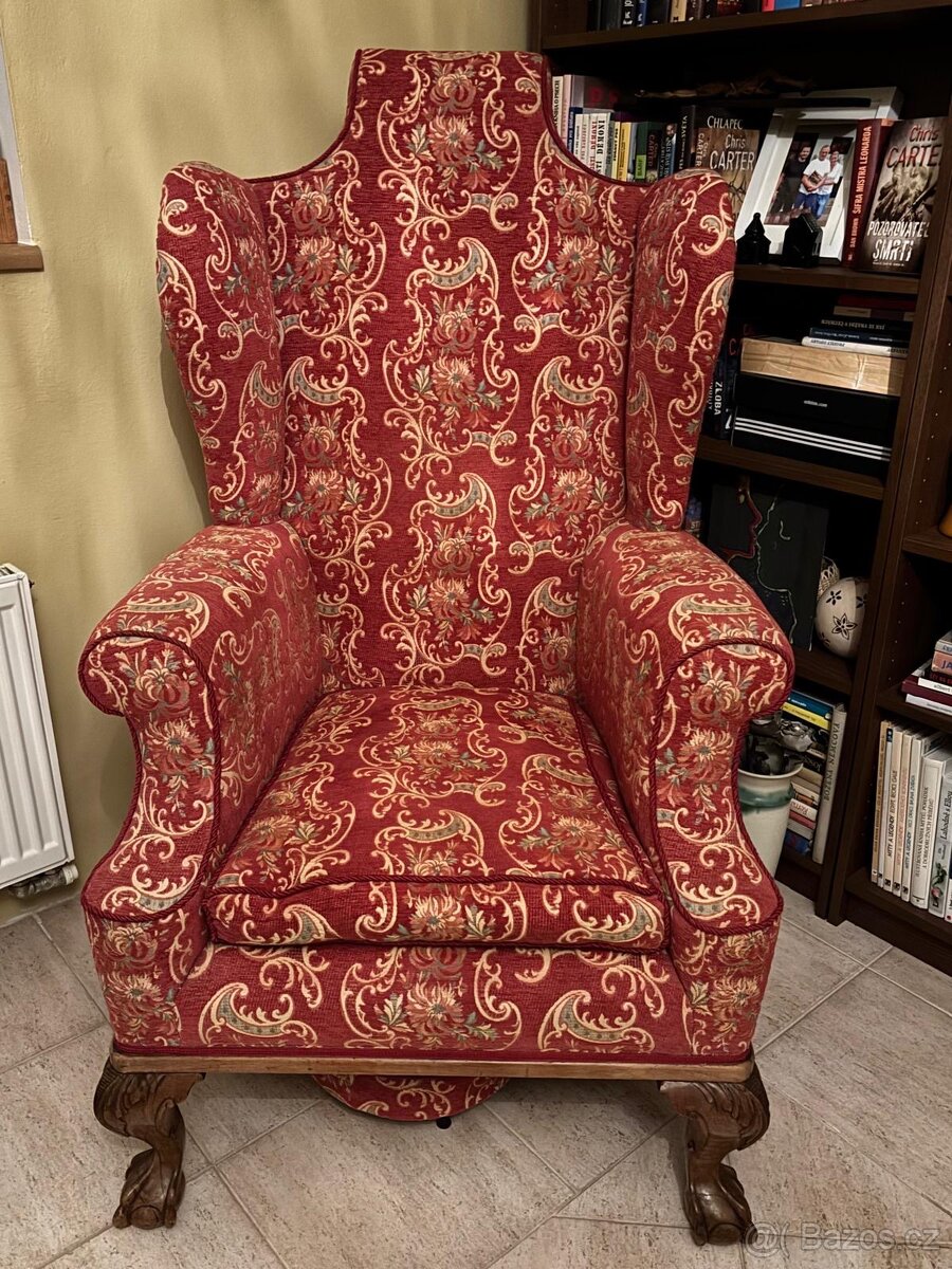 Starožitné křeslo ušák