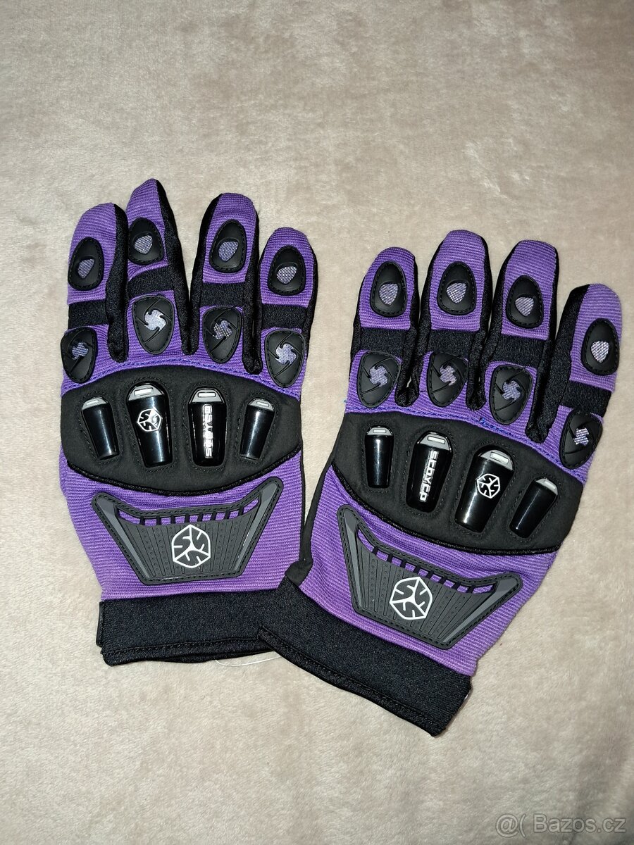 RUKAVICE NA MOTORKU, KOLO