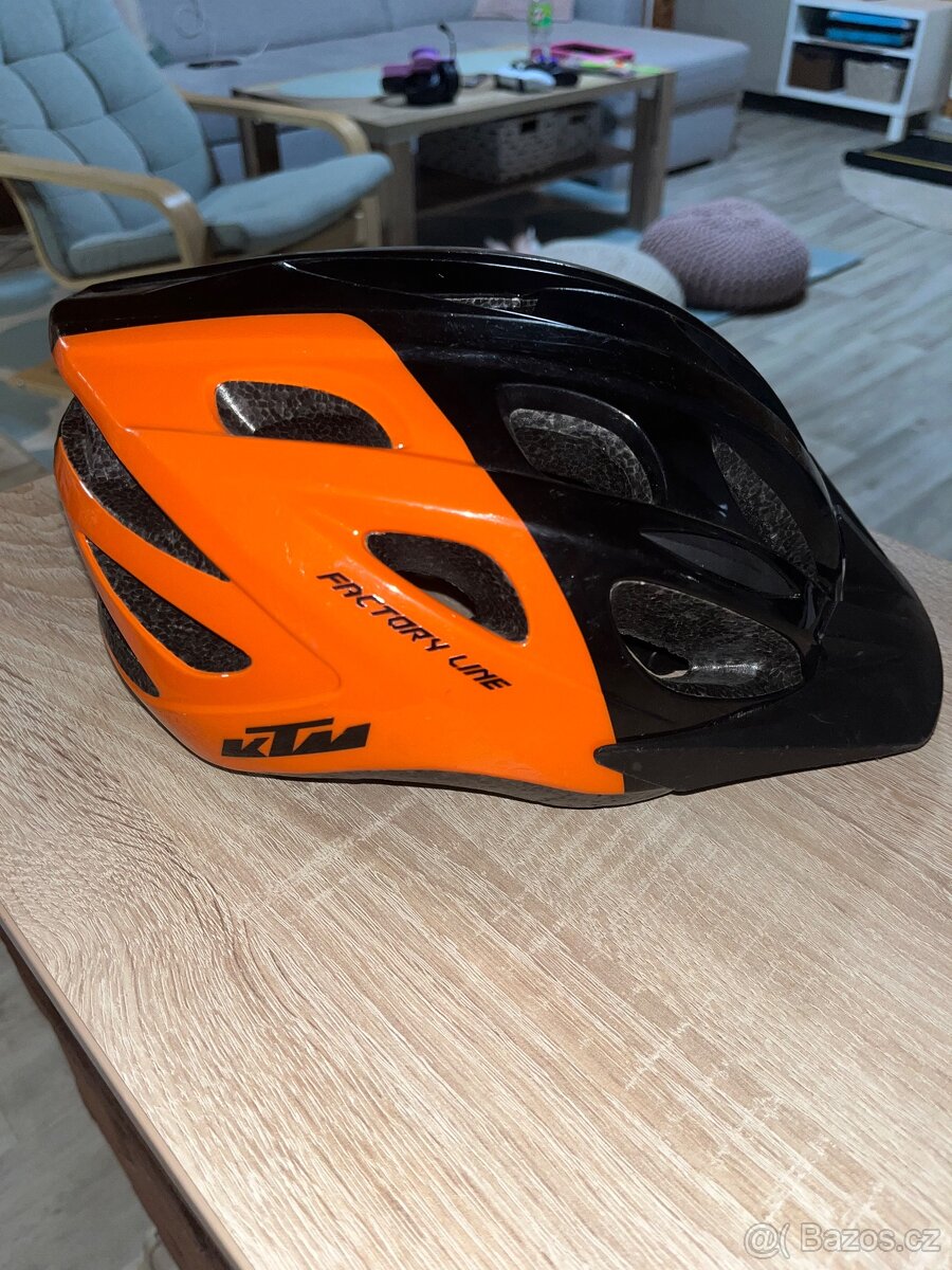 Dětská helma na kolo zn. KTM