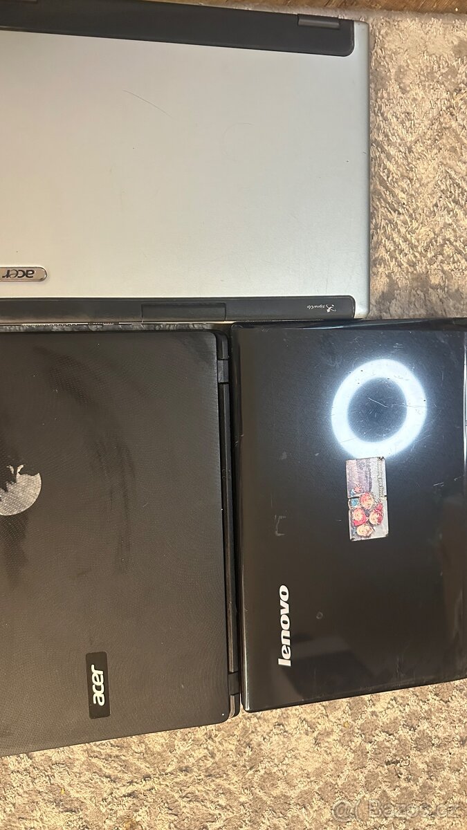 Acer notebook a další