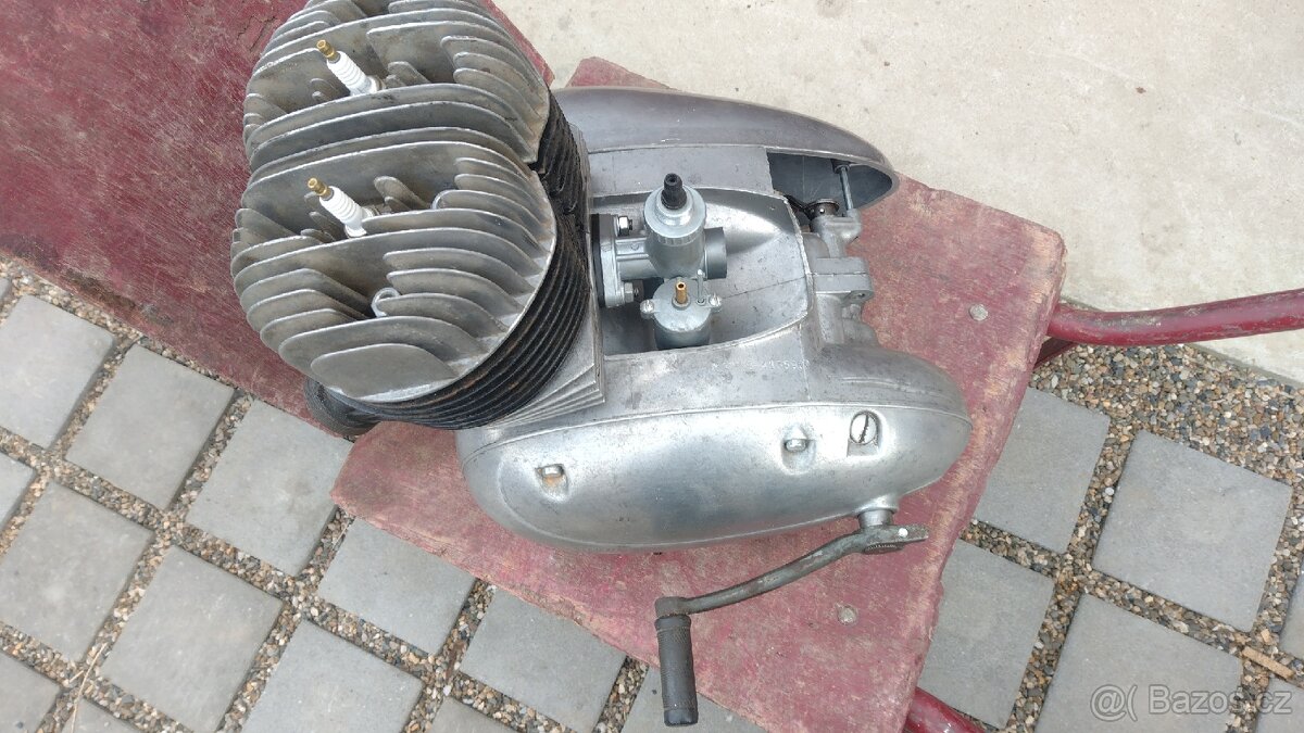 Motor Jawa 350/360 panelka