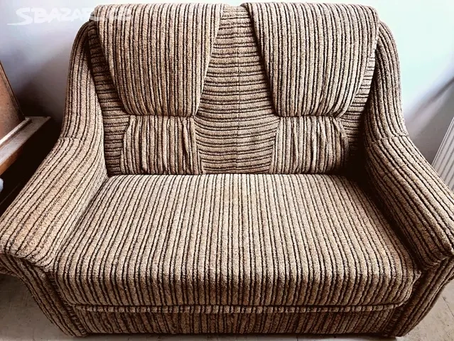 Sedačka dvoumístná 138 cm