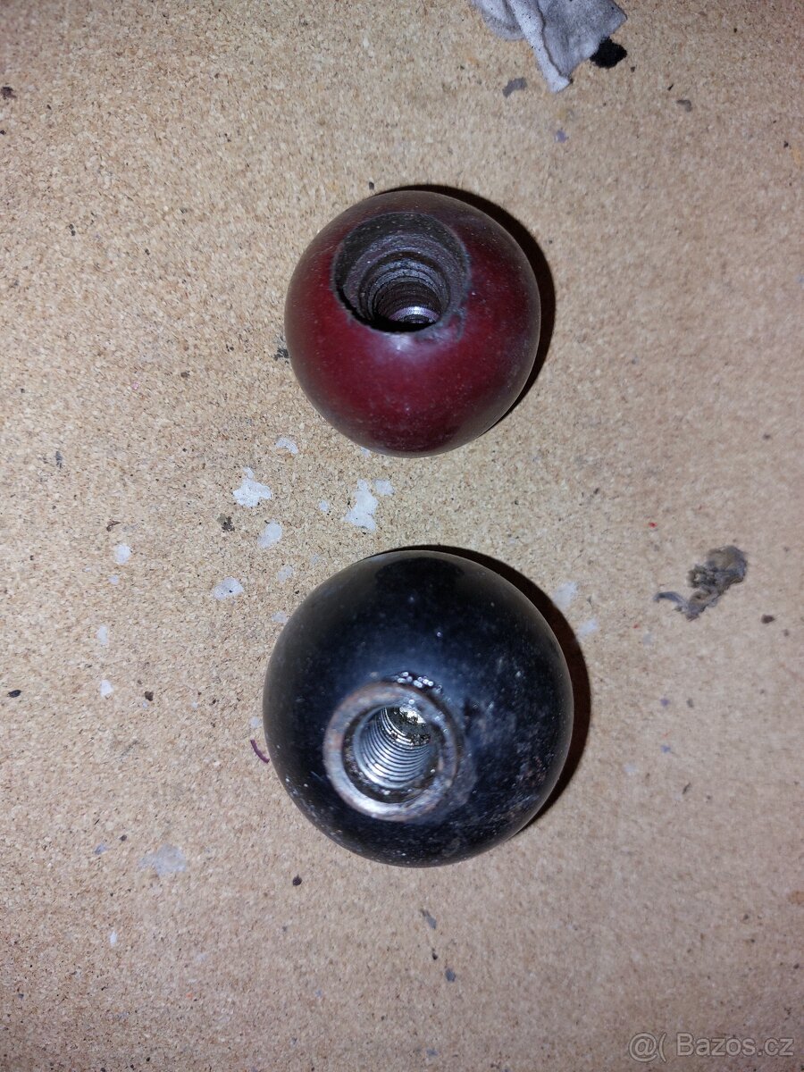 2x koule na řadící páku