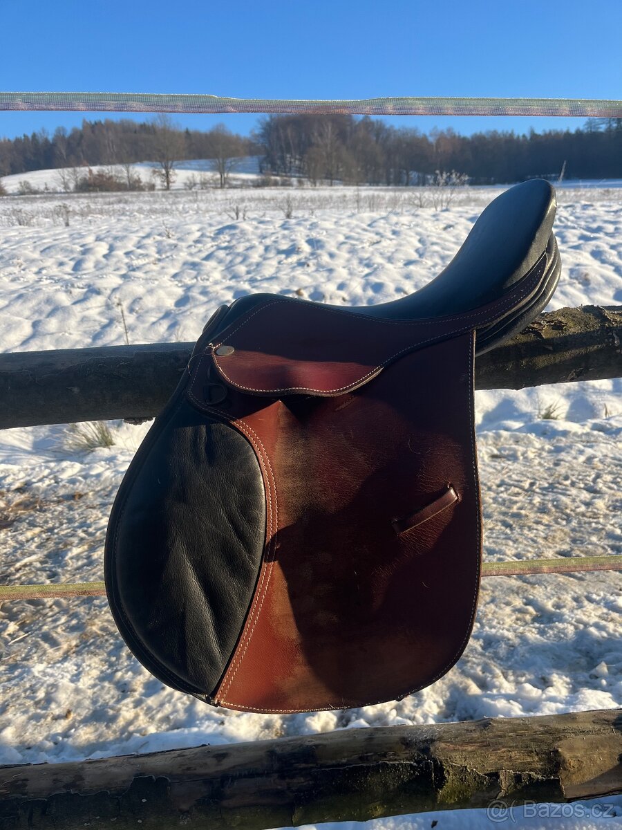 Sedlo na širší koně