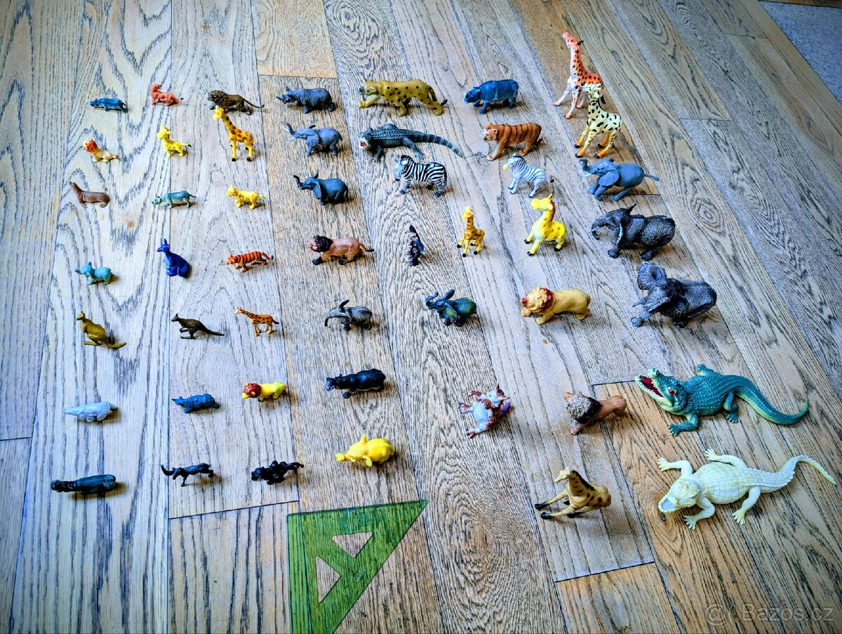 Sbírka figurek exotických zvířat (49 ks)