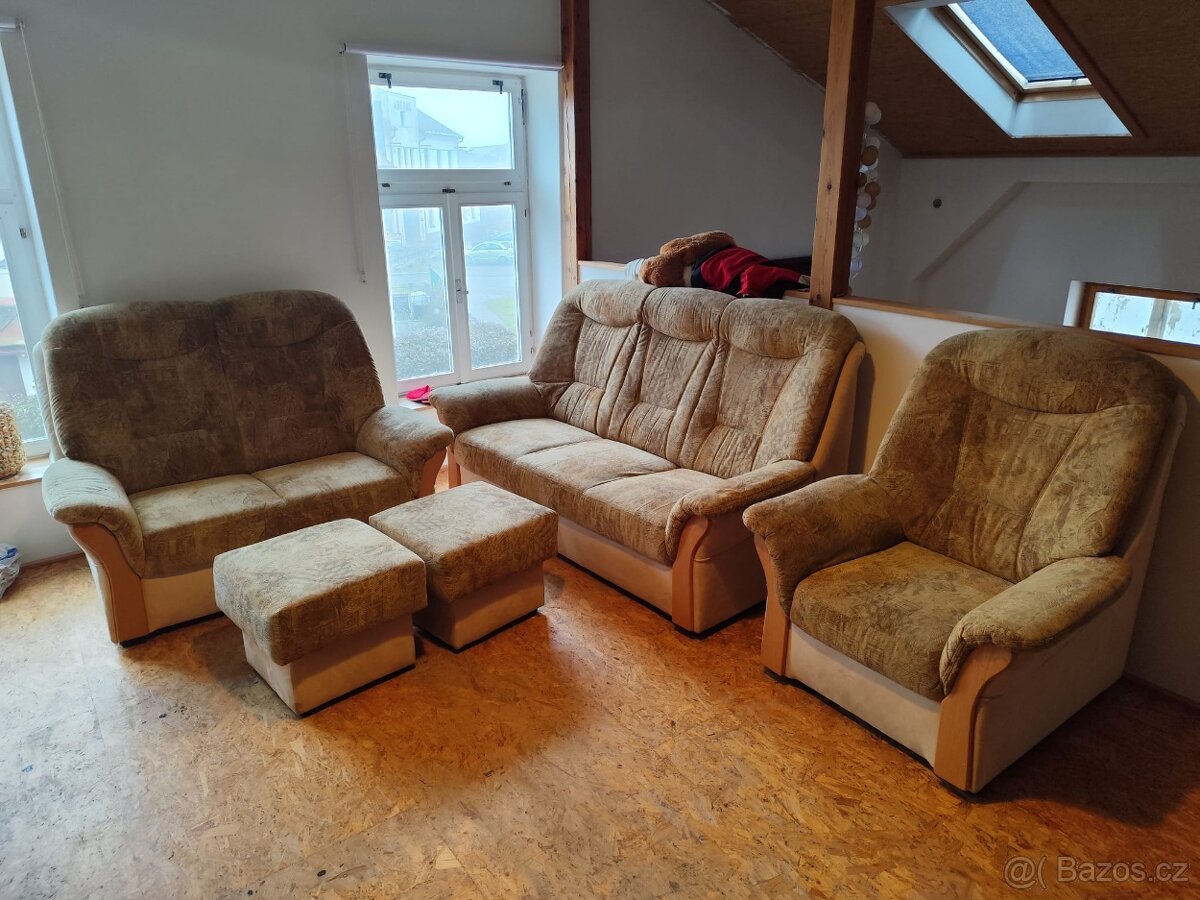 Gauč a dvě křesla