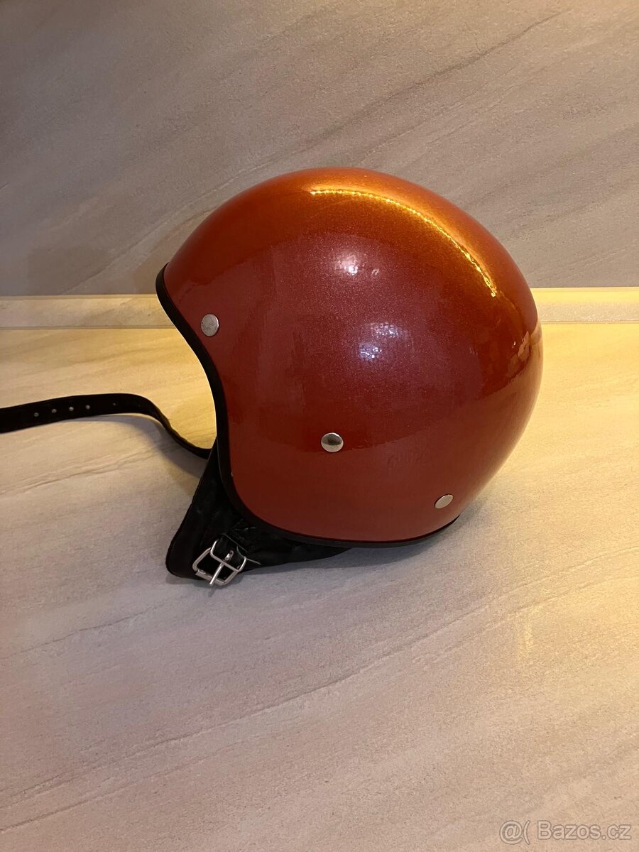 Retro helma (kokoska) - KOVONA KARVINÁ