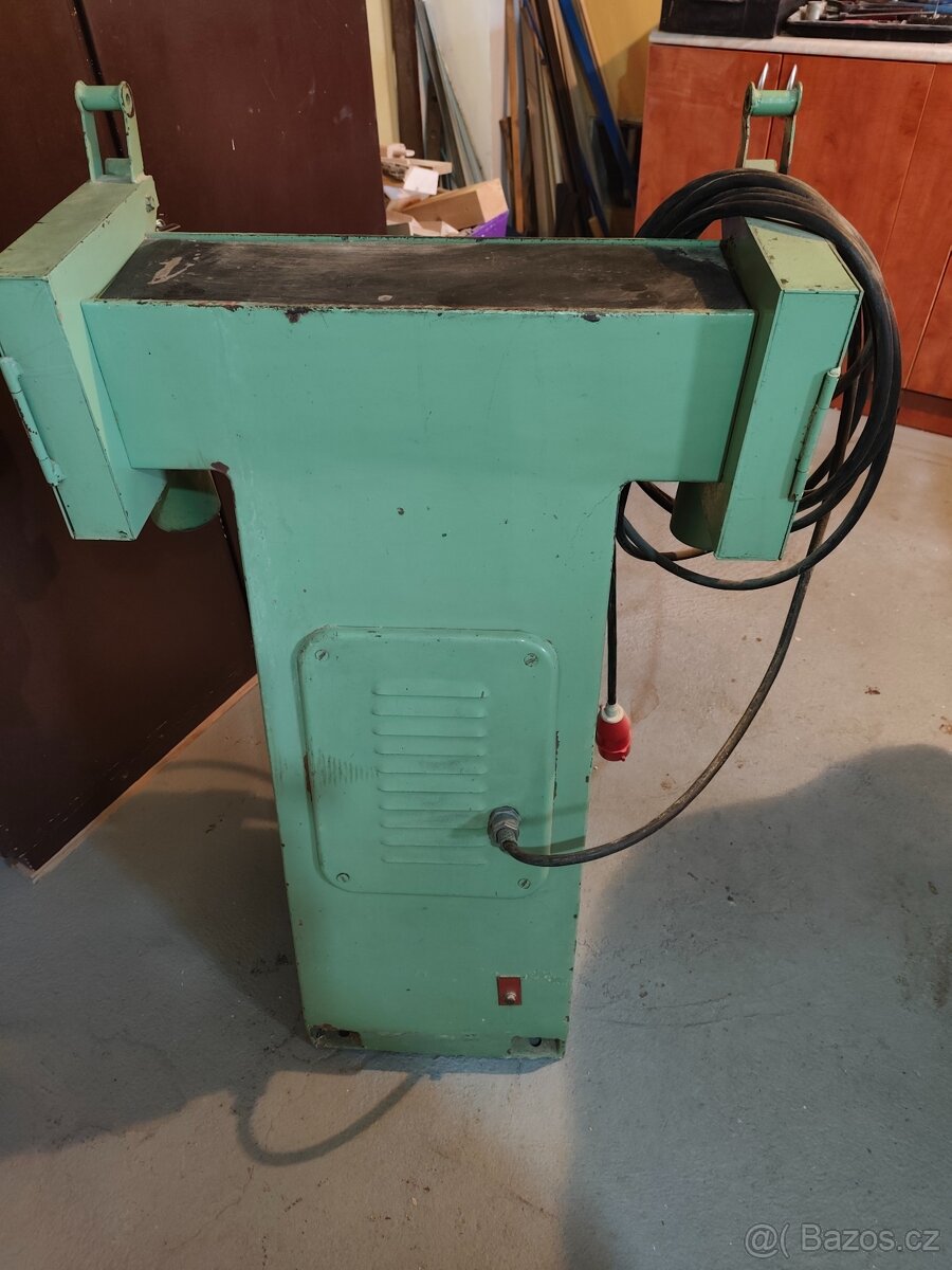 Prodám dvoukotoučovou brusku