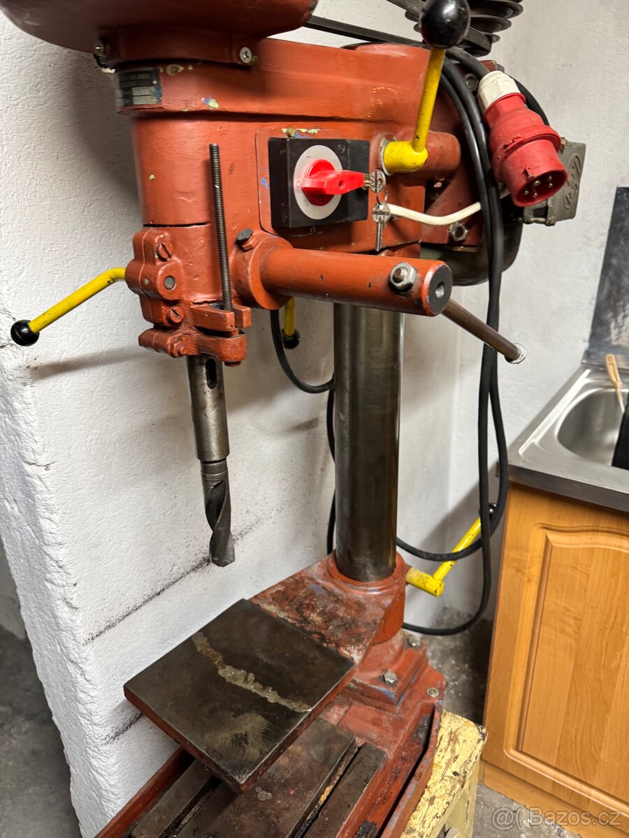 Stojanova vrtačka V20