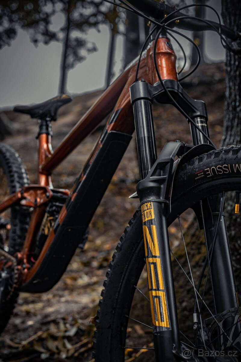 Trek Slash8 Gen5 /2023/L/Mulet/