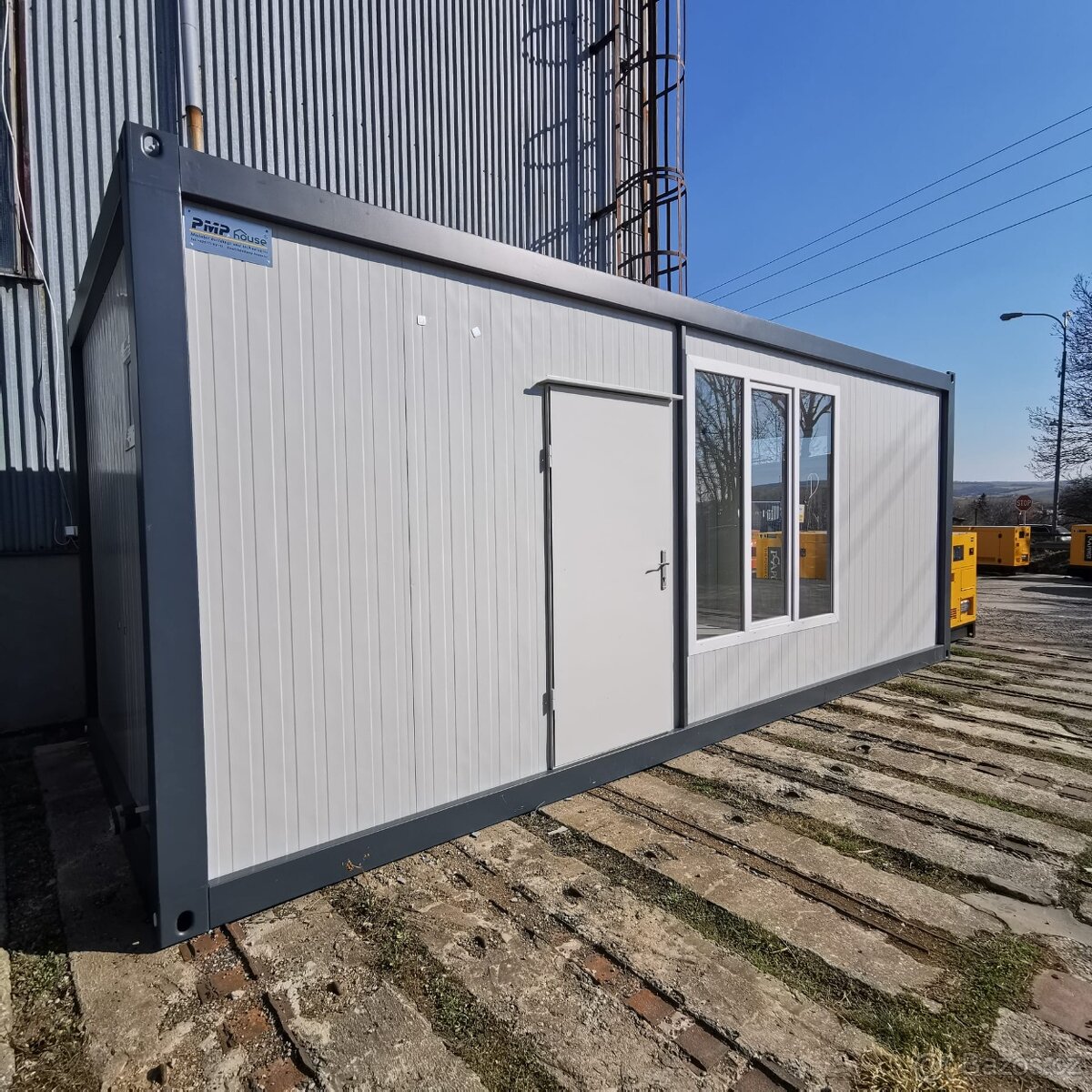 Obytný kontejner PMP o rozměru 3 x 7 m