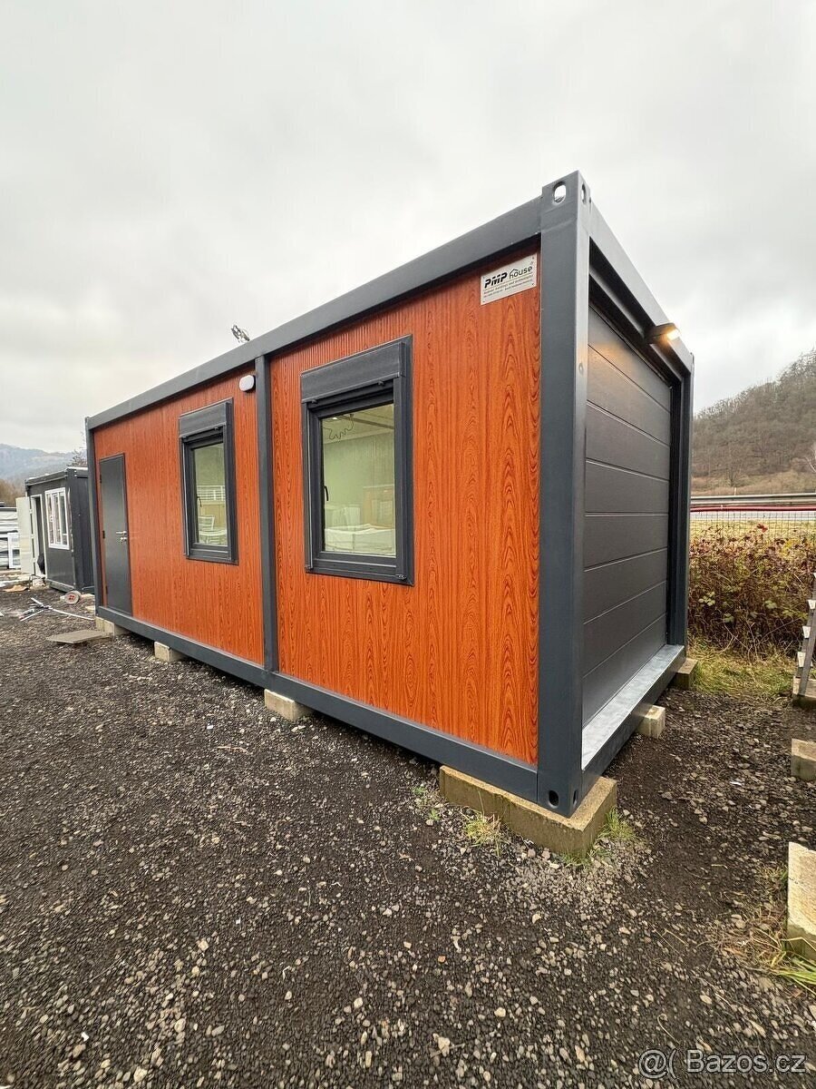 Kontejner PMP o rozměru 3x7 m s el. vraty