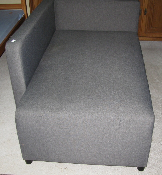 Rozkládací pohovka s úložným prostorem