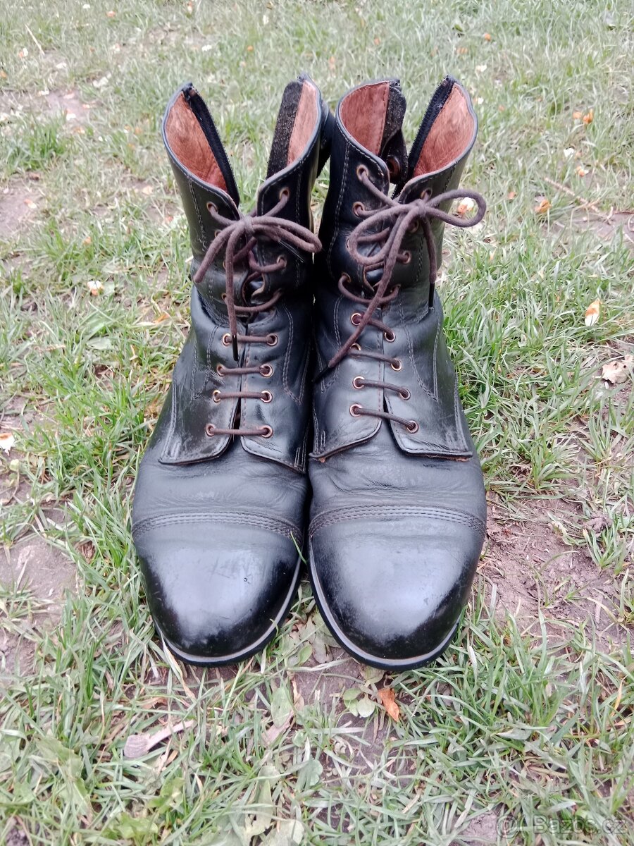 Jezdecká perka Cassiny